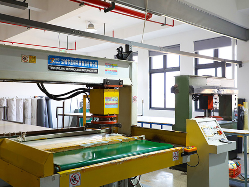 Basketbalová koža rezanie